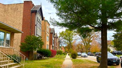 3434 Arden Avenue, Home with 9 bedrooms, 3 bathrooms and 3 parking in Brookfield IL | Image 3