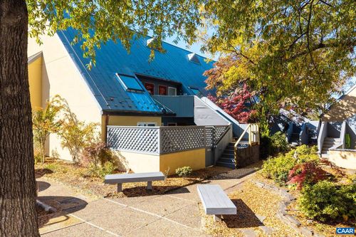 apt-c-301 2nd St Nw, CHARLOTTESVILLE, VA, 22902-5520 | Card Image