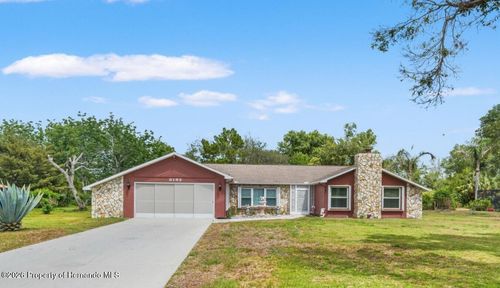 8192 Floral Dr, WEEKI WACHEE, FL, 34607-2118 | Card Image