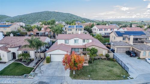 198 Caldera St, Perris, CA, 92570-5527 | Card Image