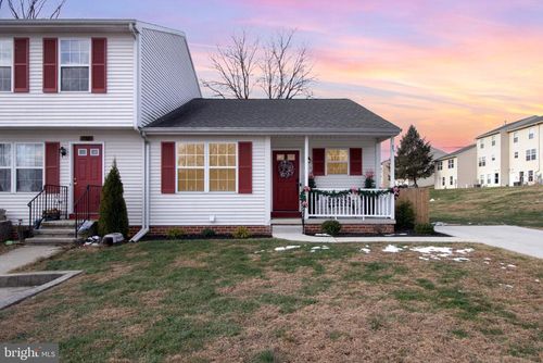 160 Marbeth Ave, CARLISLE, PA, 17013-1642 | Card Image