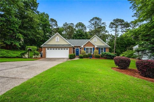 3770 Wake Robin Way, Cumming, GA, 30028-8142 | Card Image