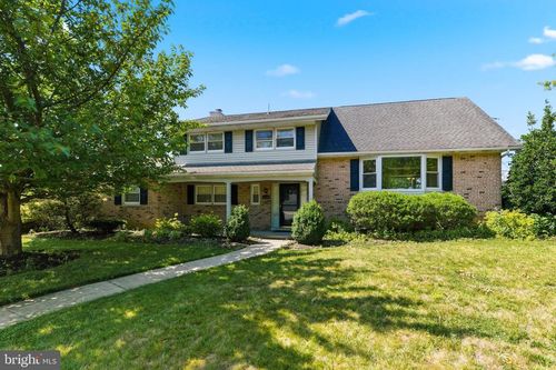 1100 Lilac Ln, READING, PA, 19609-1145 | Card Image