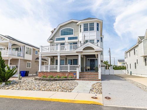 74 7th St W, Avalon, NJ, 08202-2505 | Card Image