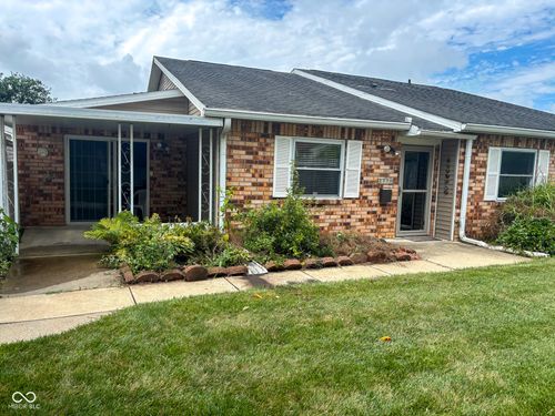 2770 Two Worlds Dr, Columbus, IN, 47201-3762 | Card Image
