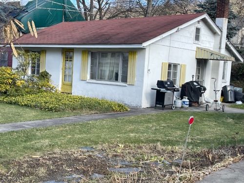 81 Main St, Stanhope, NJ, 07874-2626 | Card Image