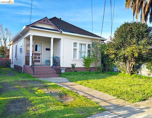 224 Vallejo St, Petaluma, CA, 94952-3244 | Card Image