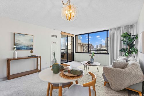 2505-430 Lewers St, Honolulu, HI, 96815-2444 | Card Image