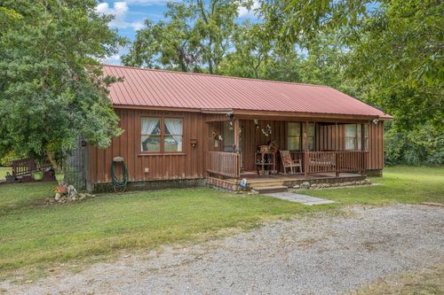 120 Wallace Dr, Waynesboro, TN, 38485-4555 | Card Image