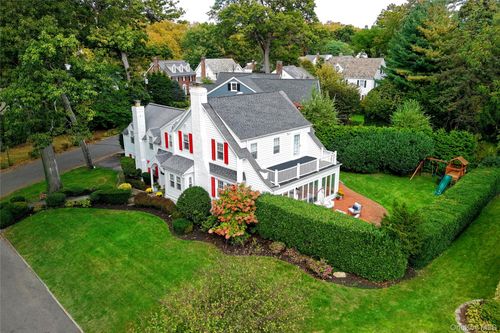 60 Thayer Rd, Manhasset, NY, 11030-2448 | Card Image