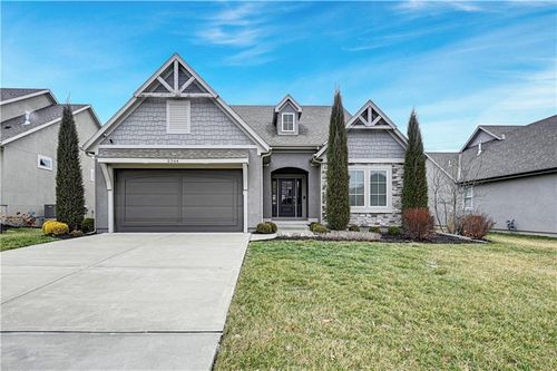 2344 W 146th Ter, Leawood, KS, 66224-5942 | Card Image