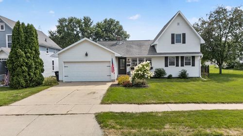 106 W 2nd Street, Waunakee, WI, 53597 | Card Image