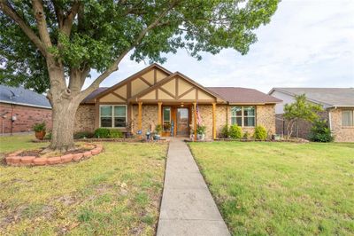 View of front of property featuring a front lawn | Image 2