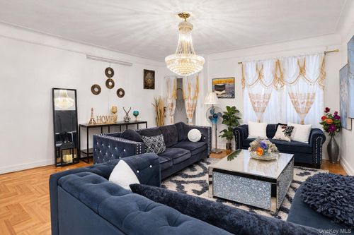 1029 Wheeler Ave, Bronx, NY, 10472-5509 | Card Image