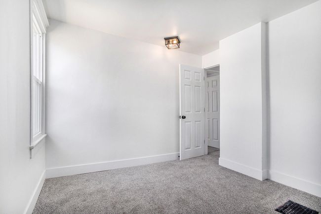 bed 2 | Image 15