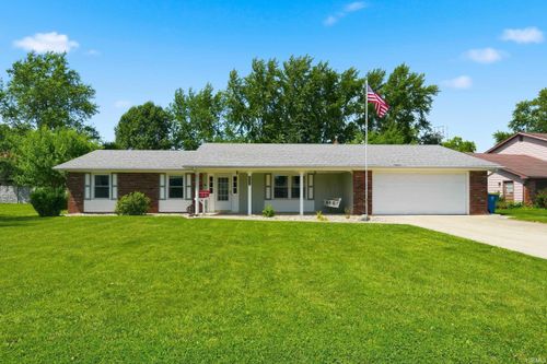 704 Brentwood Cir, Auburn, IN, 46706-1324 | Card Image