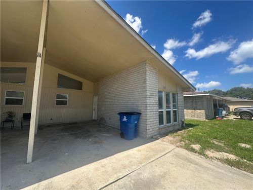 2115 Zephyr Cir, Ingleside, TX, 78362-6226 | Card Image