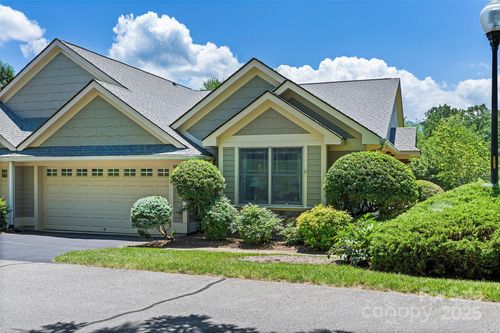65 Augusta Cir, Waynesville, NC, 28786-7235 | Card Image