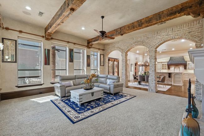 The entire home is equipped with built in speakers for those who love to entertain. | Image 12