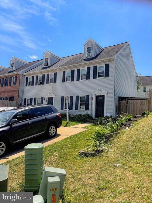 250 Heatherwood Dr, Ephrata, PA, 17522-2664 | Card Image