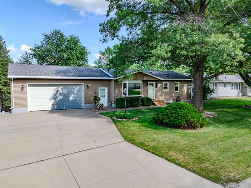 227 Longview Dr, Waterloo, IA, 50701-1035 | Card Image