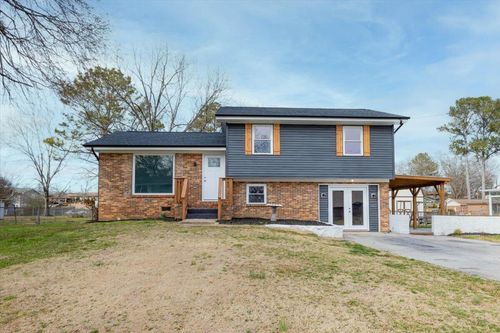 586 Pinewood Circle, Fort Oglethorpe, GA, 30742 | Card Image