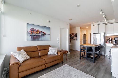 708-200 Nelson'S Cres, New Westminster, BC, V3L0H4 | Card Image