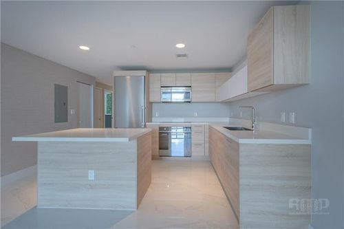 405-16385 Biscayne Blvd, Aventura, FL, 33160-5450 | Card Image