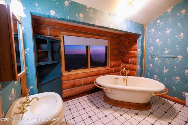 5 Black Bear Rd, House other with 5 bedrooms, 2 bathrooms and null parking in Pinedale WY | Image 46