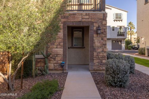 1733 E Bridgeport Pkwy, Gilbert, AZ, 85295-6020 | Card Image