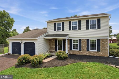 104 Noble Dr, PERKASIE, PA, 18944-2429 | Card Image