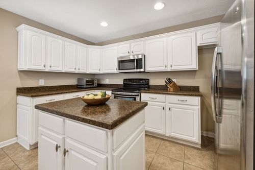 145 Plymouth Dr, Lebanon, TN, 37087-3290 | Card Image