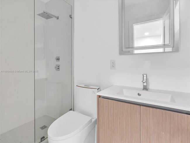 101 - 11900 N Bayshore Dr, Condo with 2 bedrooms, 2 bathrooms and null parking in North Miami FL | Image 24