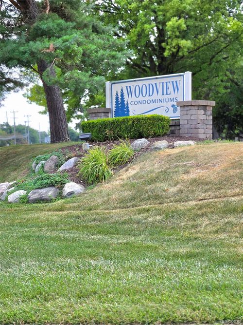 1-7620 Woodview St, Westland, MI, 48185-5949 | Card Image