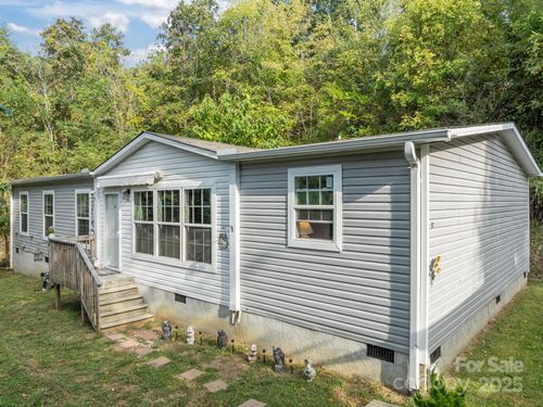 57 Persimmon Ln, Marshall, NC, 28753-6096 | Card Image