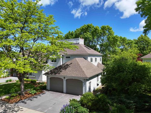 9-9 Southwind Dr, Burlington, VT, 05401-5466 | Card Image