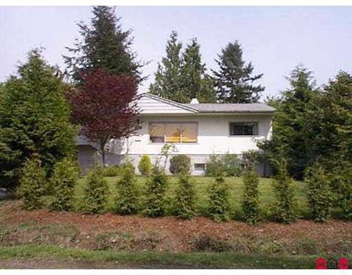 10652 137a St, House with 3 bedrooms, 2 bathrooms and 2 parking in Surrey BC | Card Image