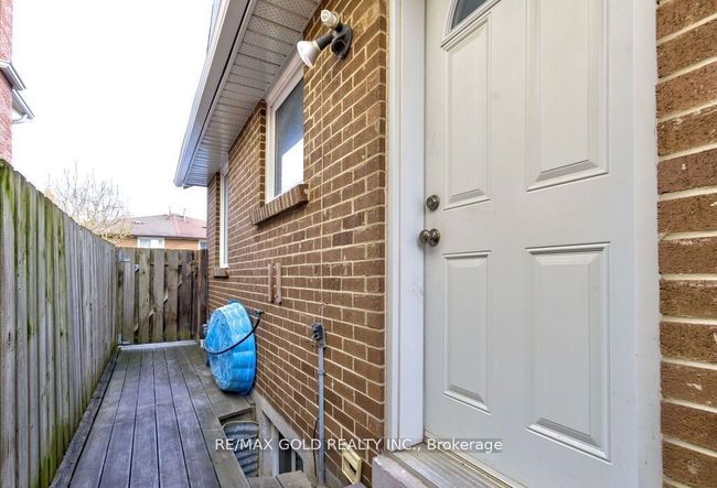 370 Hansen Rd N, House other with 4 bedrooms, 3 bathrooms and 2 parking in Brampton ON | Image 24