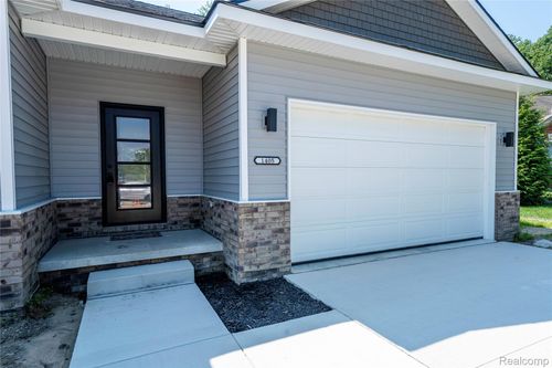 1405 Cedarcrest Dr, Carleton, MI, 48117-9621 | Card Image