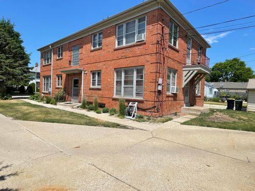 2020 S 82nd St, WEST ALLIS, WI, 53219-1024 | Card Image