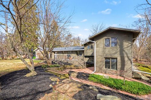 7250 Cedarcroft Ln, West Bloomfield, MI, 48322-4235 | Card Image