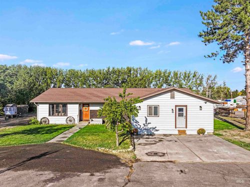 1120 S Stevens St, Filer, ID, 83328-5450 | Card Image