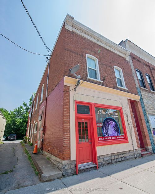 331 Victoria St N, Tweed, ON, K0K3J0 | Card Image