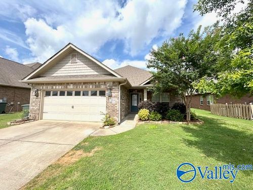7204 Lathan Dr Se, Owens Cross Roads, AL, 35763-8890 | Card Image