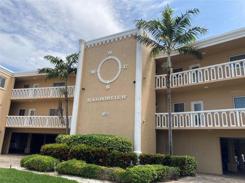 apt-201-11605 3rd St E, TREASURE ISLAND, FL, 33706-4540 | Card Image