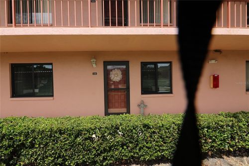6-105 Lakeside Ct, OLDSMAR, FL, 34677-2233 | Card Image