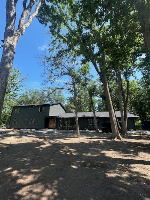 1 Woodland Ct E, Riverwoods, IL, 60015-1928 | Card Image