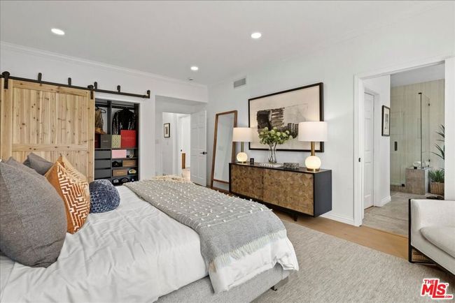 APT-11 - 4414 Moorpark Way, Townhouse with 2 bedrooms, 3 bathrooms and null parking in Toluca Lake CA | Image 17