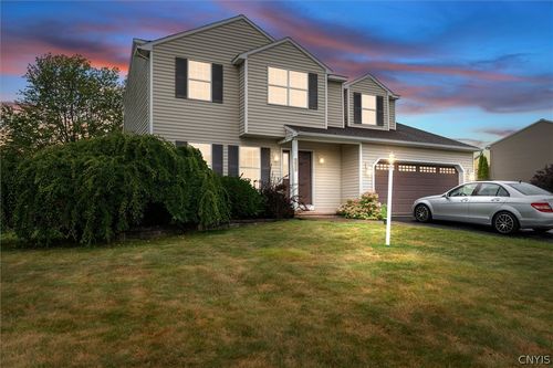 8739 Raulli Dr, Cicero, NY, 13039-8892 | Card Image