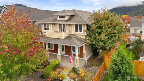 444 Bondgard Ave E, Enumclaw, WA, 98022-2997 | Card Image